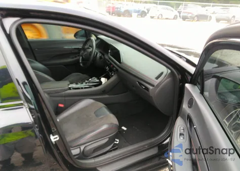 2021 Hyundai Sonata N Line z USA, uszkodzony, nr VIN 5NPEK4JC3MH108217